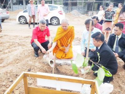 ทอดผ้าป่าสามัคคีเพื่อสมทบทุนสร้างอาคาร สพม.40