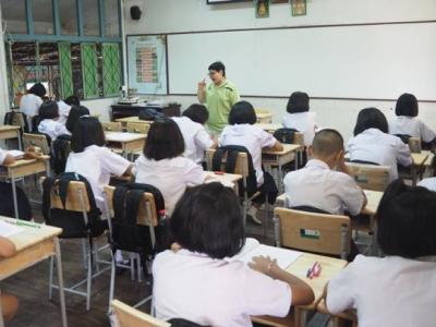 โรงเรียนเพชรพิทยาคม จัดสอนปรับพื้นฐาน ม.1 และ ม.4