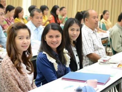 ผอ. สพม.40 ประชุมครูเพชรพิทยาคม