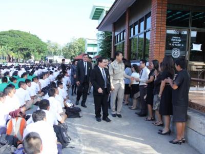 ผู้ว่าฯ เยี่ยมโรงเรียน