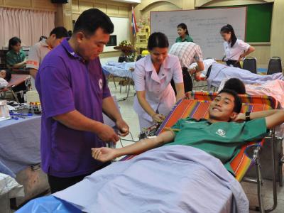 ชาวเขียว-ขาว ร่วมบริจาคโลหิตกับเหล่ากาชาดจังหวัดเพชรบูรณ์และโรงพ